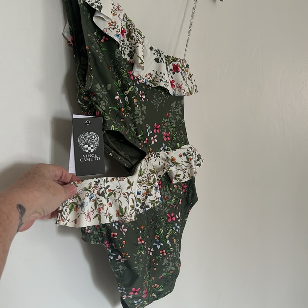NWT Vince Camuto Piccadilly Ruffle One Shoulder Swimsuit - Picture 8 of 9